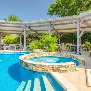 https://hotel-minvielle-residence-les-oliviers-segos.midi-pyreneeshotels.com